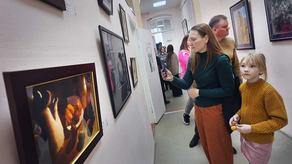 В Барнауле проходит выставка «Круг Зайкова» Фото №1