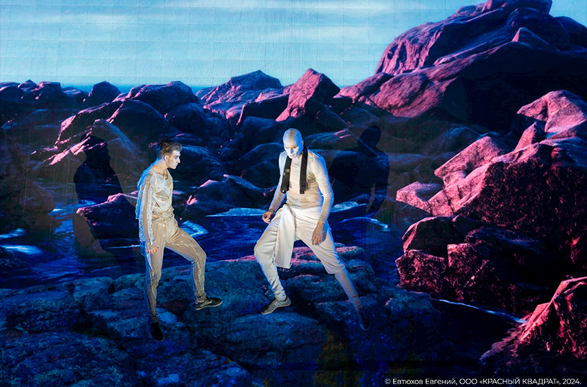 Мультимедийное шоу «Антигравитация». Его создатели — режиссер и солист Cirque du Soleil Андрей Кольцов и