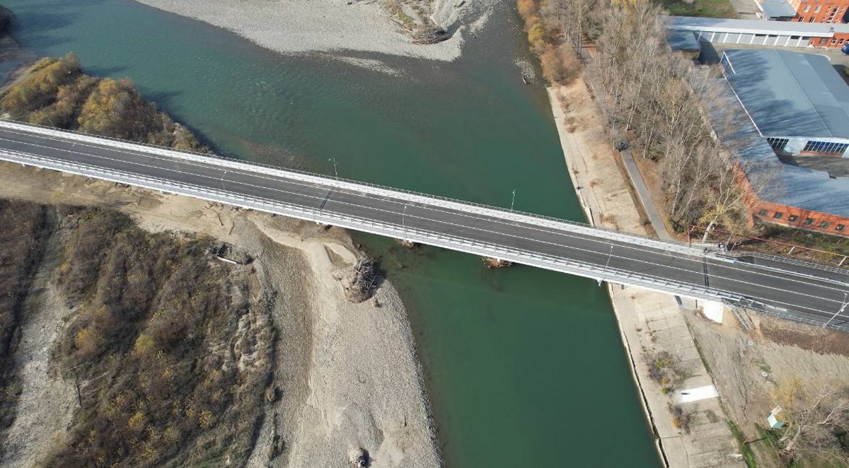 В Лабинске после капремонта открыли мост, соединяющий Кубань с Адыгеей