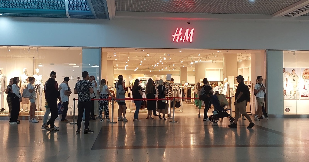 Закрыть н. H M Нижний Новгород. H M ТЦ фантастика. Очереди в h and m. Закрытие h&m 30 ноября.