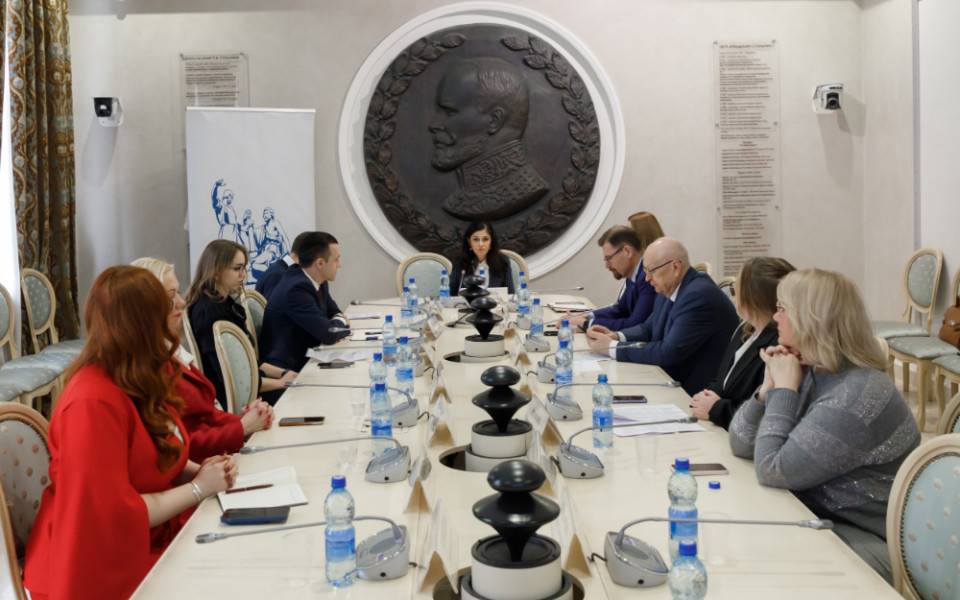 Круглый стол в Общественной палате РФ