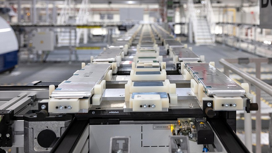 Батарейный завод Porsche Smart Battery Shop в Хорна Стреда