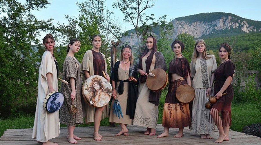 Участницы этнопроекта «Мода народов Крыма»