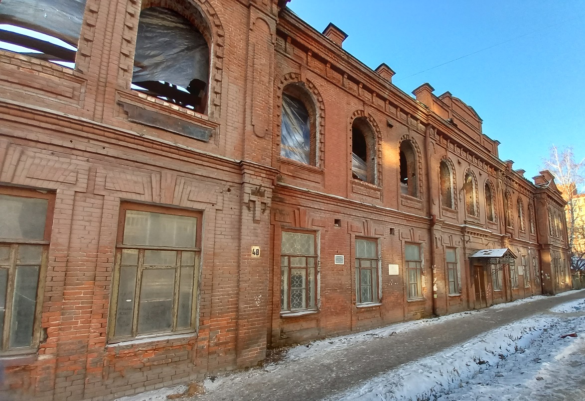 Куйбышева омск. Завод им Куйбышева Омск. Старое здание. Старинные здания Омска. Самые старые постройки Омска.