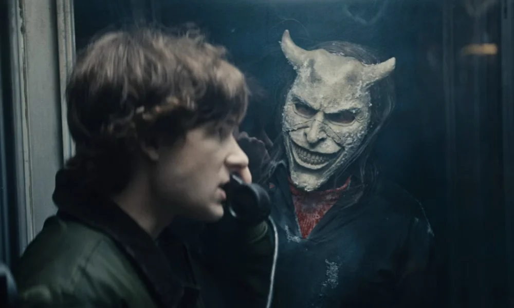 «Черный телефон 2»: Итан Хоук не в состоянии повесить трубку