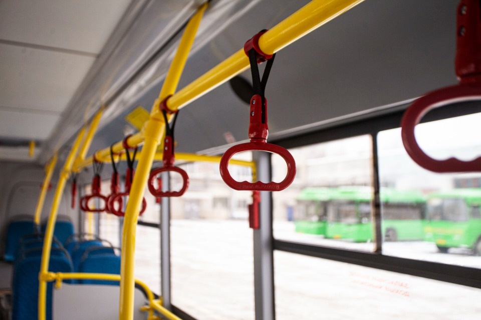 Цена проезда в городских автобусах изменится в Псковской области с 1 января