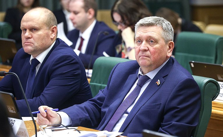 Александр Лутовинов
