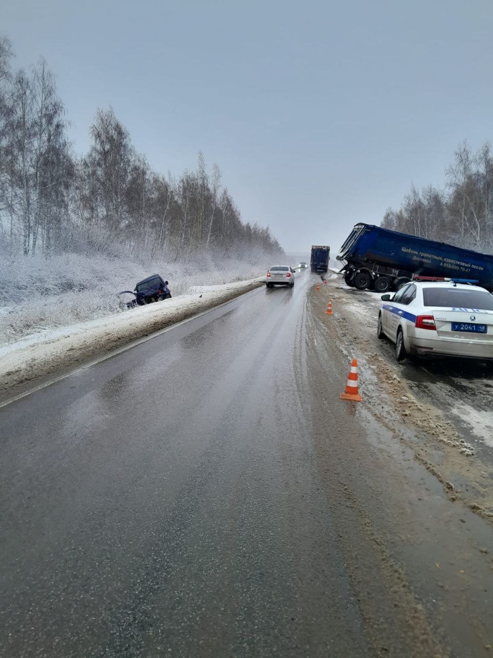 Водитель Фиата пострадал в ДТП с грузовиком на трассе под Липецком — Изображение 1