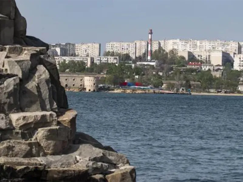 В Севастополе вместо катеров на Михайловскую батарею запустят бесплатные автобусы