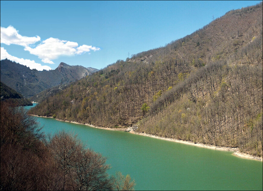 Весенняя Сербия. Фруктовые пейзажи и чудо в горах
