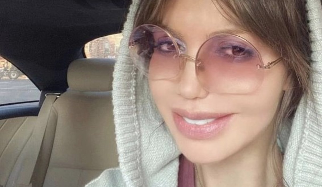 Жена после операции. Журналистка алиса казьмина. Алиса казьмина. Жена аршавина алиса казьмина нос. Алиса аршавина.