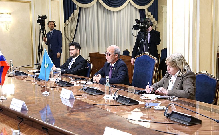 Валентина Матвиенко провела встречу с Председателем Парламента стран Латинской Америки и Карибского бассейна (ПАРЛАТИНО) Роландо Мигелем Гонсалесом Патрисио