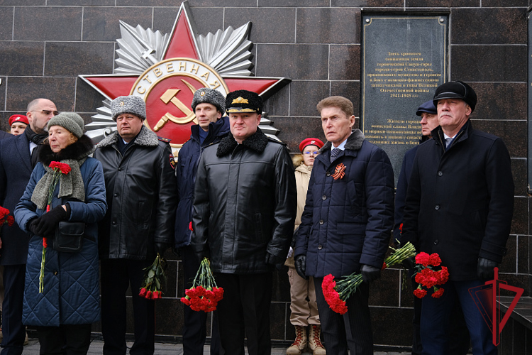 Представители руководства Управления Росгвардии по Приморскому краю приняли участие в памятном мероприятии, посвященном Дню снятия блокады Ленинграда