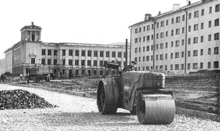 Асфальтирование проспекта К.Маркса, 60-е годы