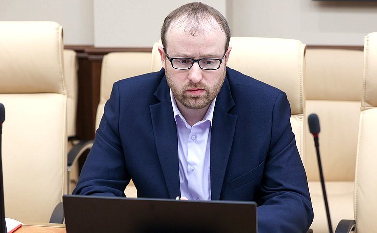 Круглый стол Комитета Совета Федерации по социальной политике «Влияние технологий искусственного интеллекта на рынок труда»