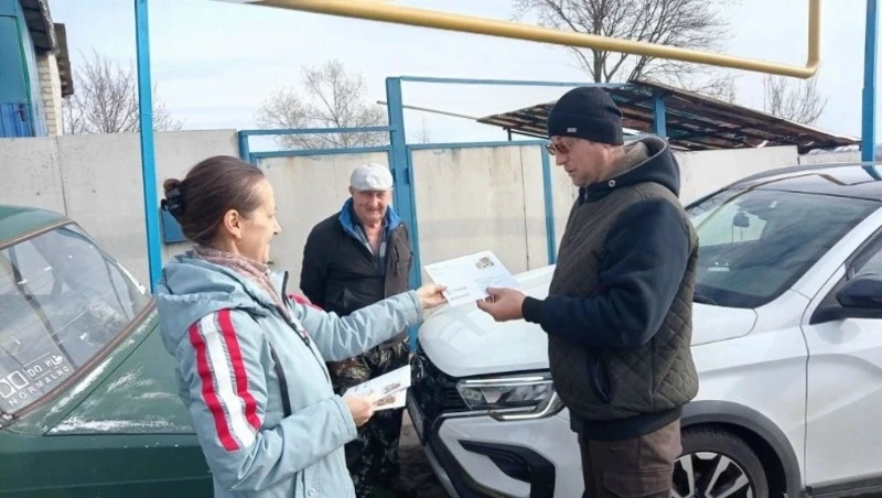 Поздравительные открытки от губернатора Вячеслава Гладкова получили жители Белгородской области
