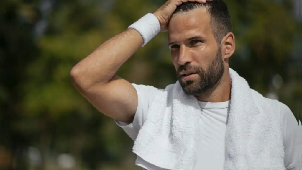 Как спортсменам сохранить волосы: рекомендации трихолога