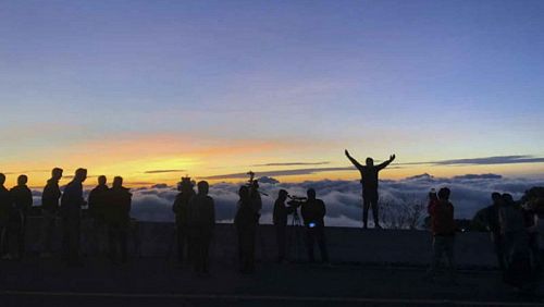 Туристы наслаждаются видами в национальном парке Doi Inthanon National Park в провинции Чианг-Май. Фото: Doi Inthanon National Park