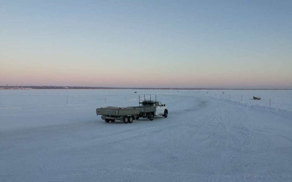Ледовая переправа. Зимник Лабытнанги. Намораживают зимники. Зимник на мужи