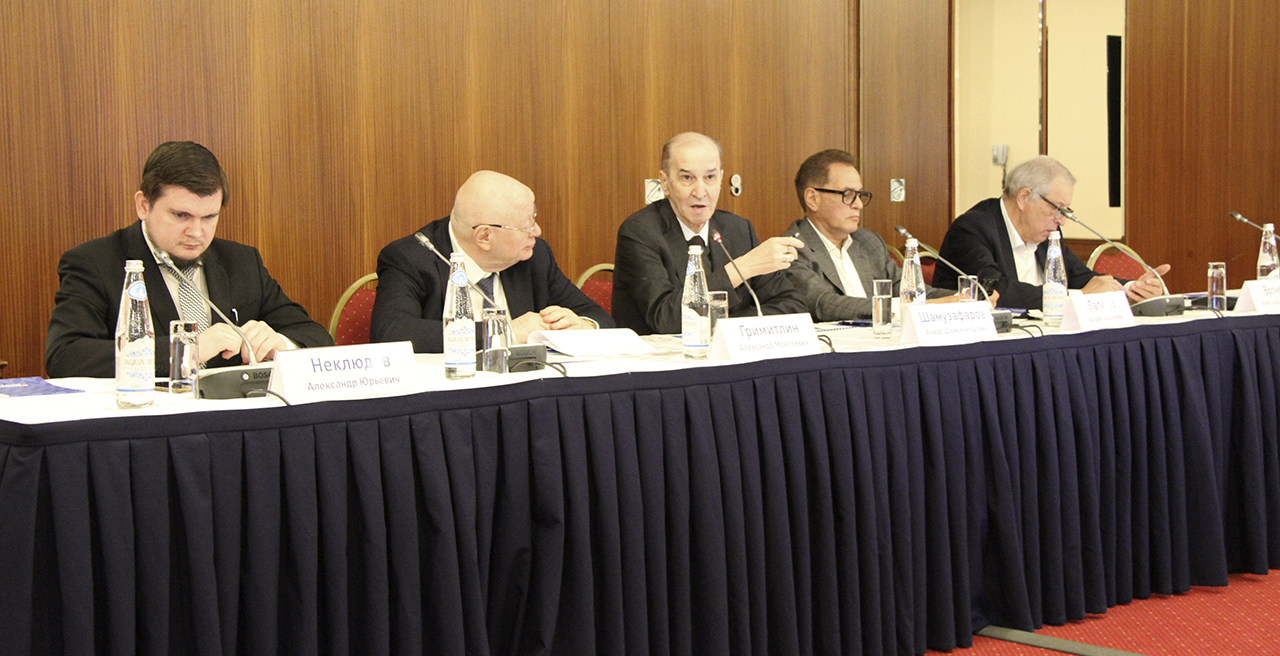 На пленарной конференции НОПРИЗ обсудили развитие института саморегулирования в строительной отрасли