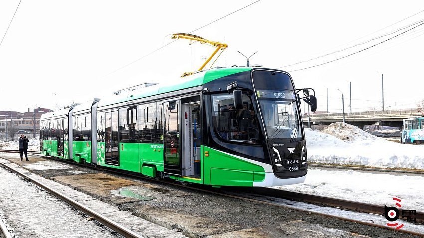 УКВЗ представил в Челябинске новый трехсекционный трамвай «Кастор»