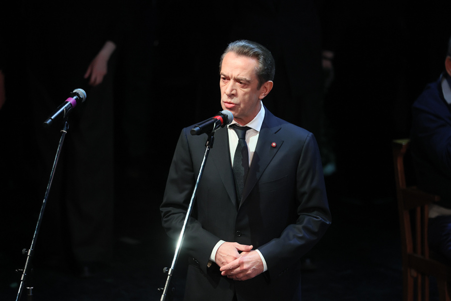 Владимир Машков на церемонии прощания с ректором Школы-студии МХАТ Игорем Золотовицким в МХТ имени А. П. Чехова в Москве