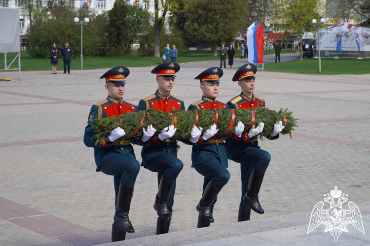 В Костроме представители Росгвардии приняли участие в праздничных мероприятиях в честь Дня Великой Победы 