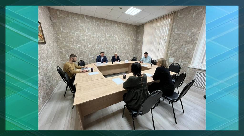 В Брянске депутат Госдумы Алексеенко провёл личный приём жителей Бежицы