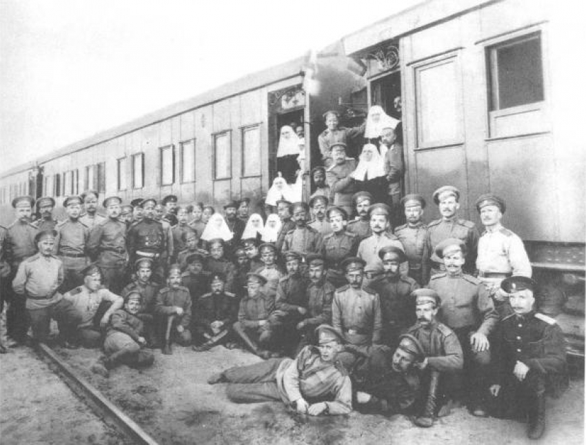 Тайна снимка с Есениным на бессарабской станции Новоселица. К 130-летию со дня рождения великого поэта