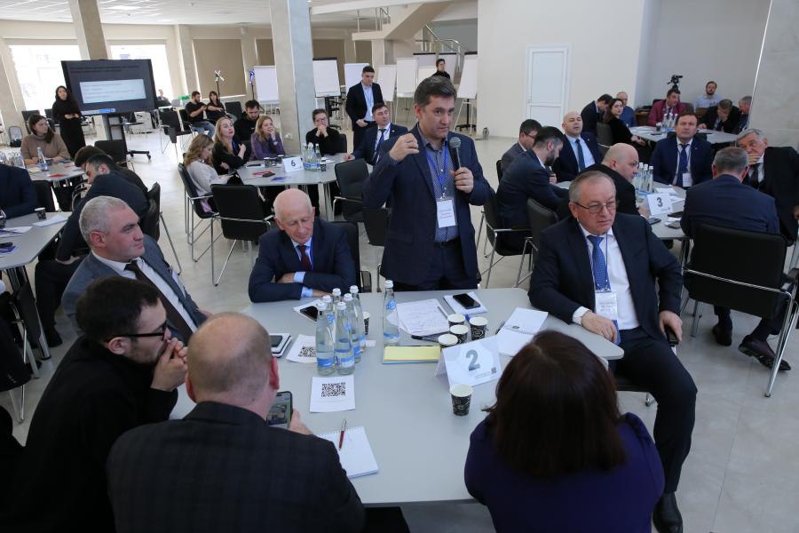 Представители Минэкономразвития КБР принимают участие в стратегической сессии по развитию туризма с участием представителей Высшей школы экономики