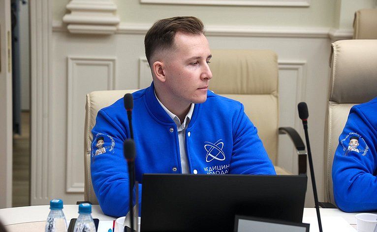 Круглый стол Комитета СФ по социальной политике «Актуальные вопросы совершенствования мер поддержки молодых специалистов, работающих в сфере здравоохранения (в рамках проекта «Всероссийская научная школа «Медицина молодая»)»