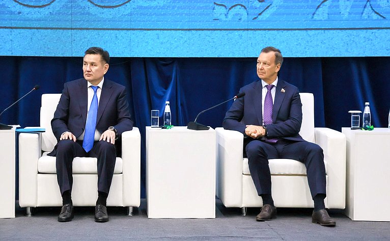 Делегация Совета Федерации приняла участие в проходящем в Усть-Каменогорске пленарном заседании Международного инвестиционного форума «Алтай Инвест-2025»