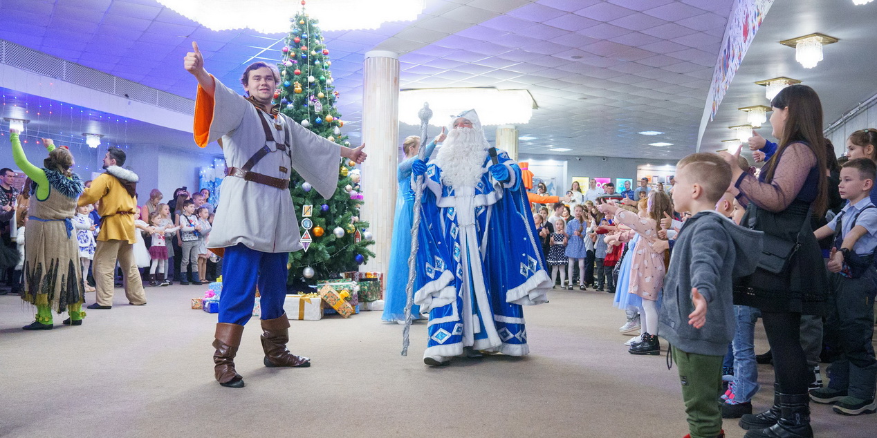 Артисты ивановских театров провели областной новогодний праздник для детей из семей участников СВО