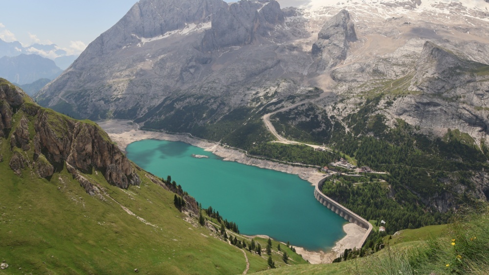 ледник и плотина