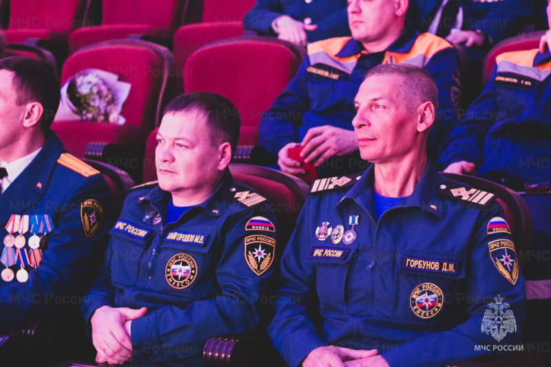 За вклад в безопасность Югры: состоялась торжественная церемония награждения спасателей