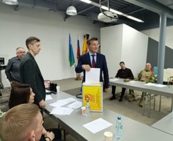 Большинством голосов Михаил Сердюк переизбран на пост