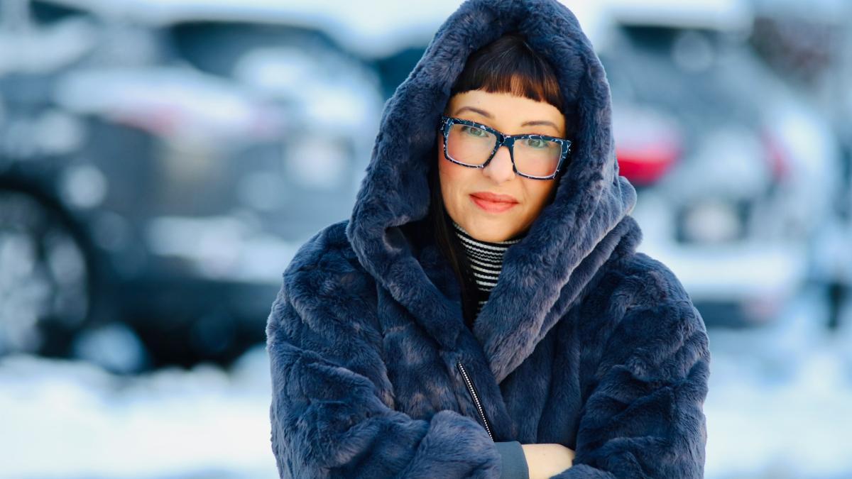 Женщина в очках