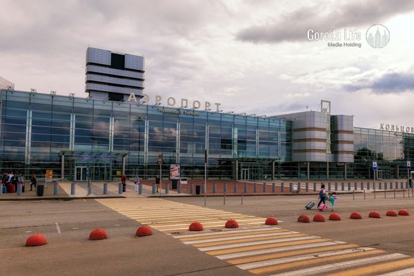 В самолёте Москва — Екатеринбург заметили Цзю и Ревву | Цзю и Ревва прилетели в Екатеринбург 