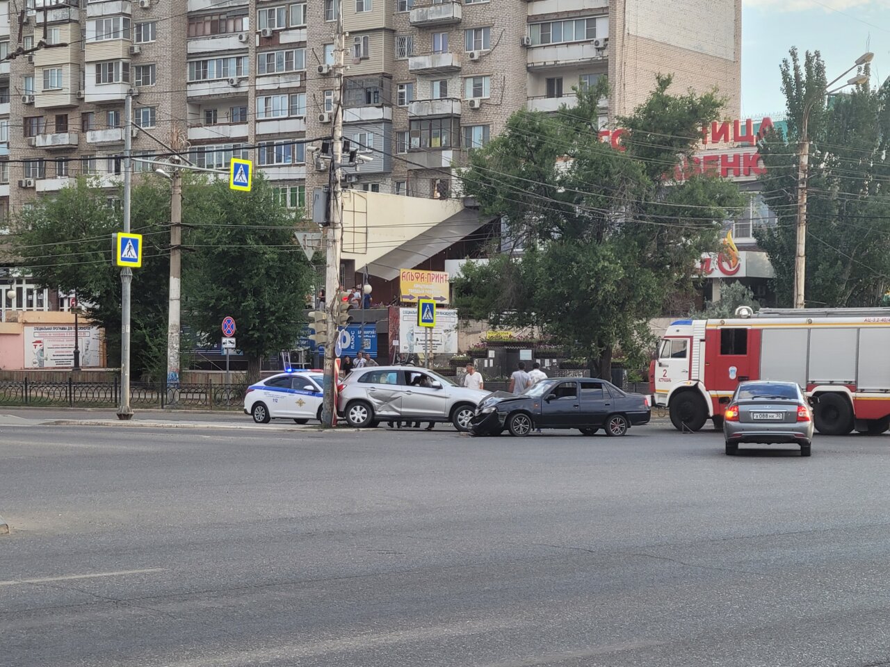 Астрахань улицы. Фестиваль ухи астрахань. Рыбацкая уха 2022. 10 июля астрахань. Бульварная 2 астрахань.