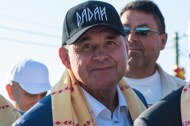 Иван Егоров выстроил мощную агроимперию, которая производит весь минимальный набор продуктов — от зерна и муки до молока и молочной продукции, изделий из мяса птицы и куриного яйца, а также сахарного песка, хлеба и хлебобулочных изделий, продукции свиноводства