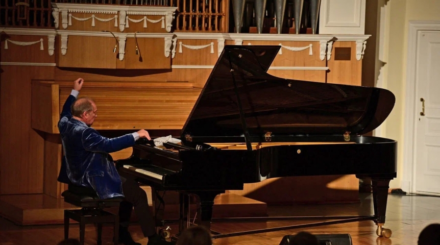 В Омске открылась осенняя музыкальная мастерская Юрия Розума