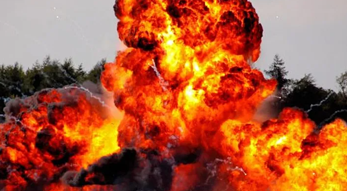 Серия взрывов в Харьковской области, ревёт воздушная тревога | Русская весна