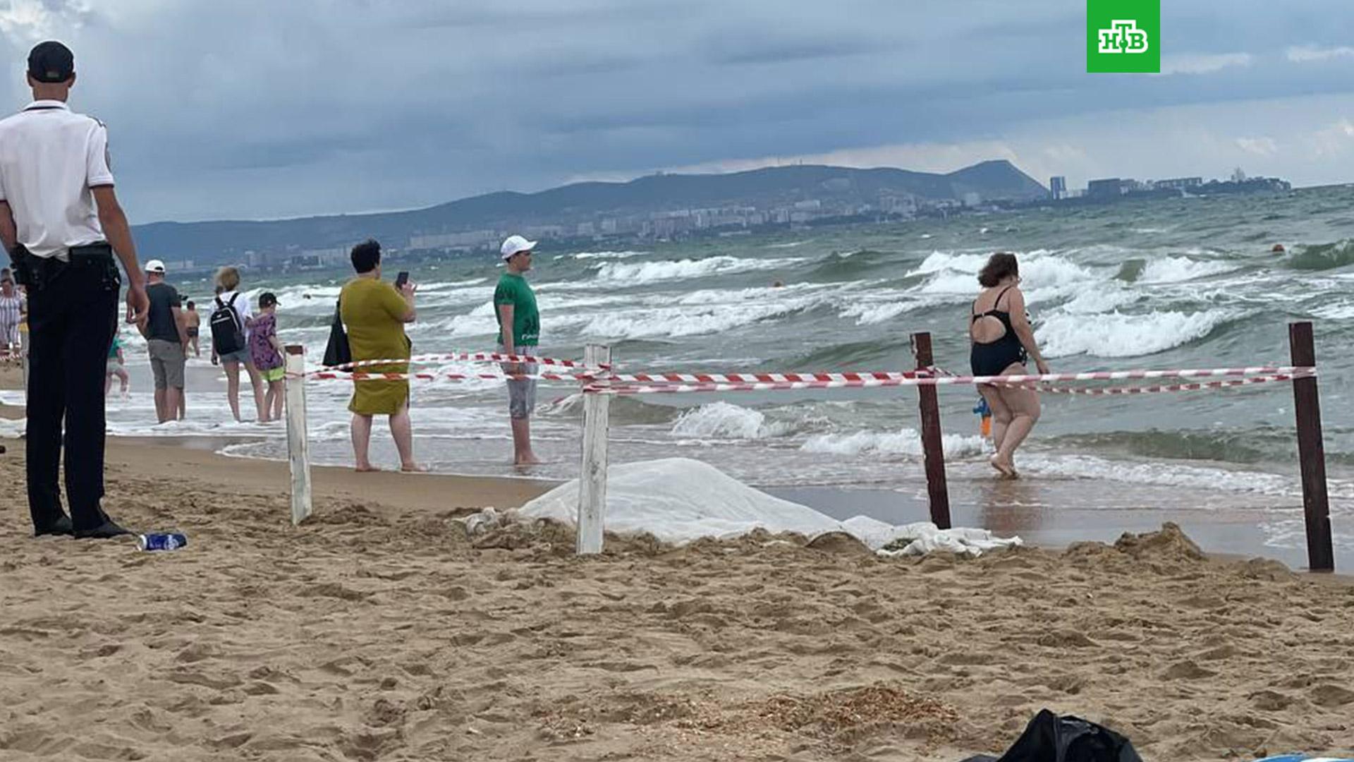 Анапа два моря. Море Витязево 2023. Анапа Витязево шторм. Анапа пляж. Пляж.