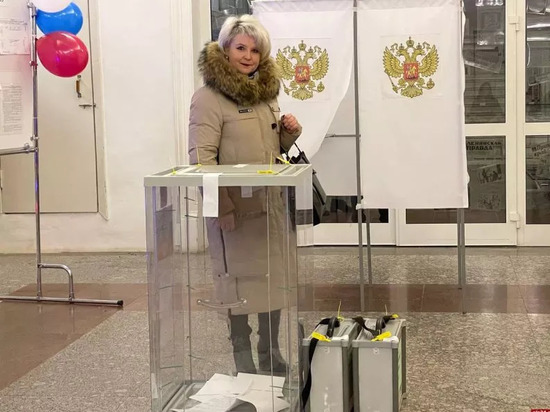 Оксана Филиппова проголосовала на выборах главы Пушкиногорского района