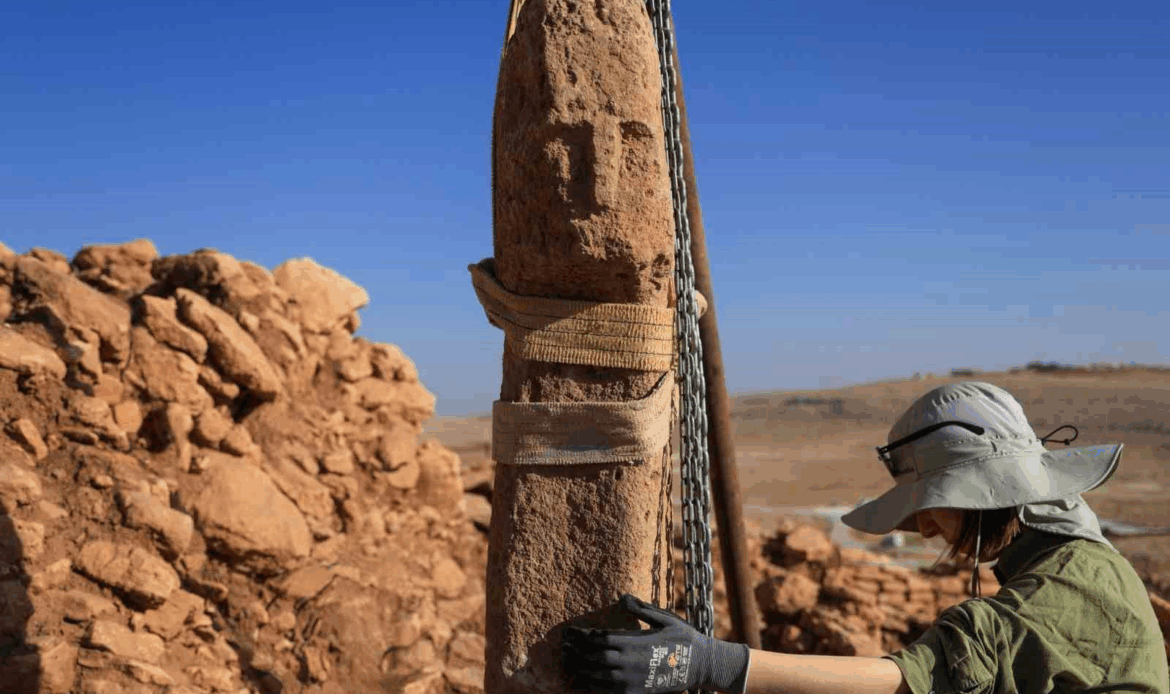 В Турции найдена уникальная стела с лицом человека возрастом 12 тысяч лет