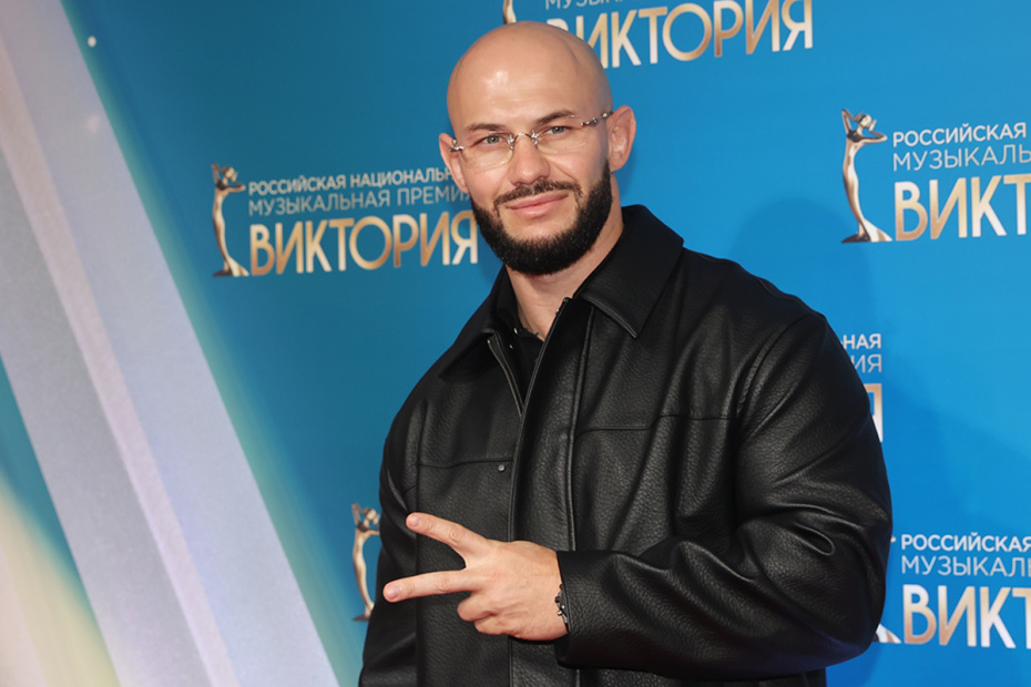 Рэп-исполнитель Джиган (Денис Устименко-Вейнштейн) на Российской национальной музыкальной премии «Виктория-2026»