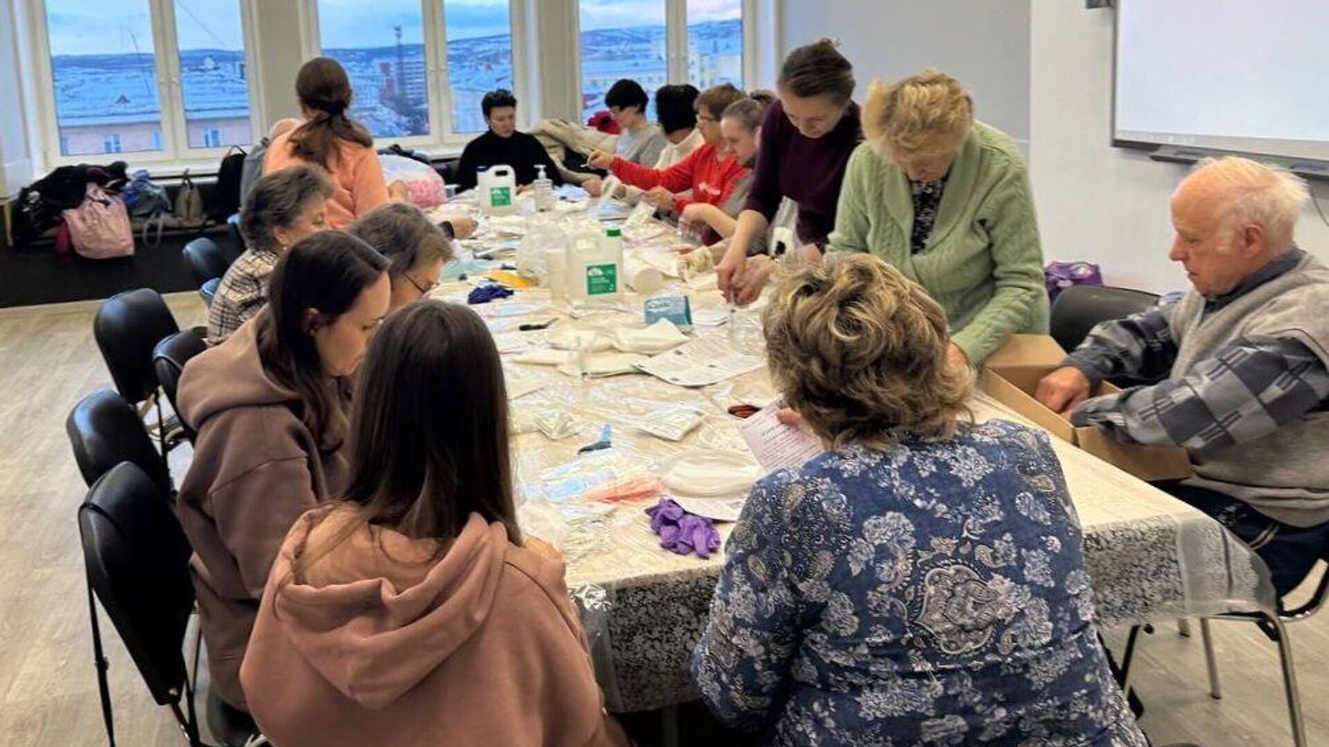 рэш здание в сколково. учебник обществознание 10 класс боголюбов обложка. рэш общество 10 класс. рэш история. рэш.