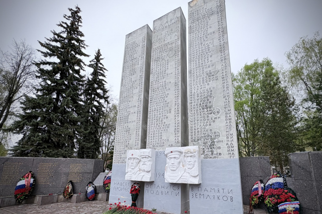 Церемония возложения цветов в преддверии 81-й годовщины Великой Победы (08.05.2026) Фото 1