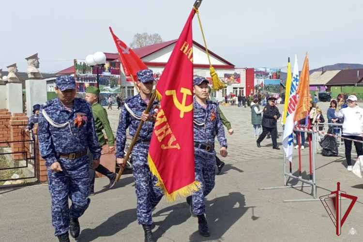 В районах Бурятии росгвардейцы приняли участие в праздничных мероприятиях ко Дню Победы