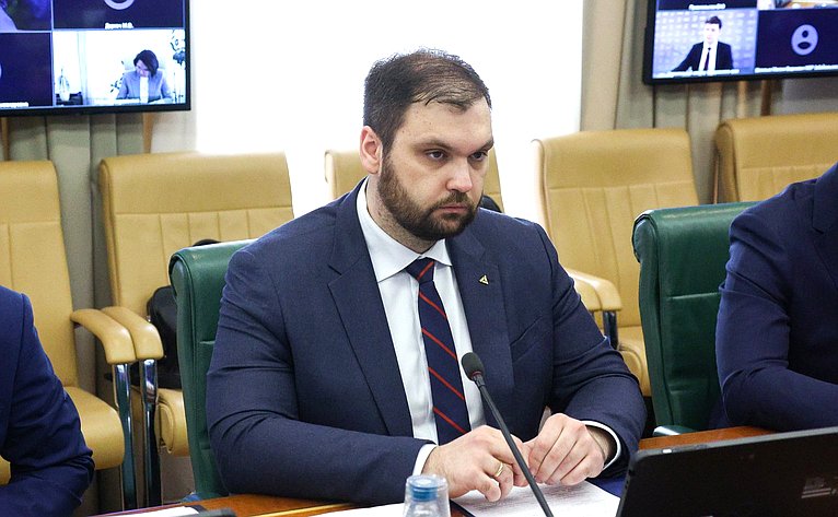 Совещание «Промышленная кооперация: условия для роста производственного и технологического потенциала регионов Дальнего Востока»